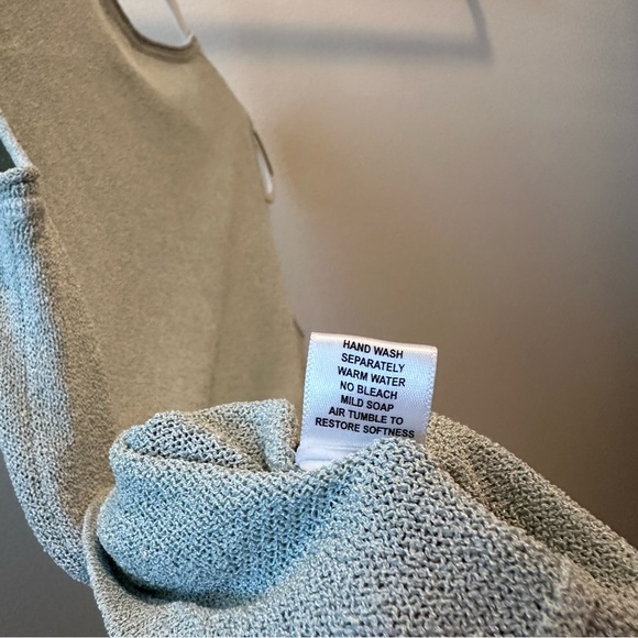 Pale green Debra deRoo small shell sweater tank top - Picture 9 of 10